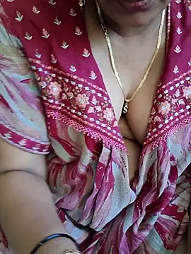 Snapshot of samitasharma chatting on May 29, 2026, 6:41 am samitasharma online show from May 29, 2026, 6:41 am