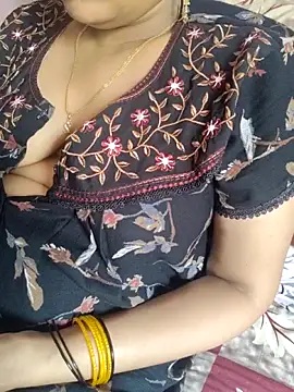 Snapshot of samitasharma chatting on May 19, 2026, 7:26 am samitasharma online show from May 19, 2026, 7:26 am