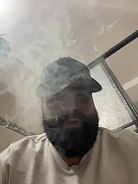 Snapshot of Lyon_vach chatting on November 14, 2025, 8:01 pm Lyon vach online show from November 14, 2025, 8:01 pm