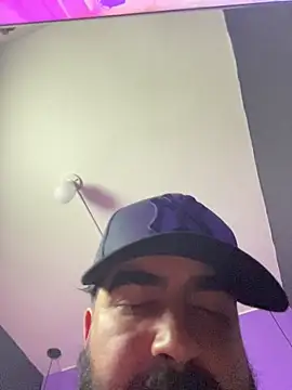 Snapshot of Lyon_vach chatting on November 26, 2025, 8:20 pm Lyon vach online show from November 26, 2025, 8:20 pm