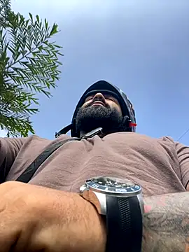 Snapshot of Lyon_vach chatting on October 26, 2025, 1:33 pm Lyon vach online show from October 26, 2025, 1:33 pm