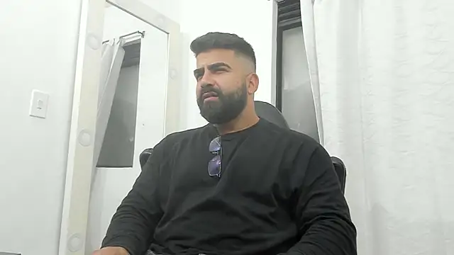 Snapshot of Lyon_vach chatting on March 11, 2025, 9:59 pm Lyon vach online show from March 11, 2025, 9:59 pm