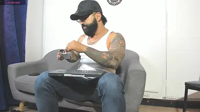 Snapshot of Lyon_vach chatting on May 16, 2026, 1:04 am Lyon vach online show from May 16, 2026, 1:04 am