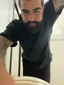 Snapshot of Lyon_vach chatting on November 19, 2025, 5:24 pm Lyon vach online show from November 19, 2025, 5:24 pm