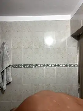 Snapshot of Lyon_vach chatting on October 24, 2025, 1:10 pm Lyon vach online show from October 24, 2025, 1:10 pm