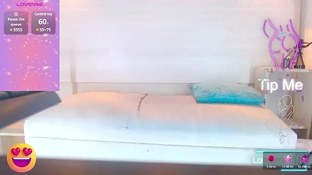 Snapshot of Molly_Spears chatting on March 4, 2025, 12:01 pm Molly Spears online show from March 4, 2025, 12:01 pm