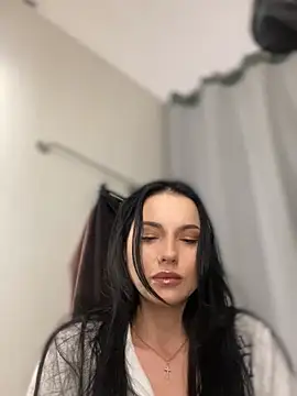 Snapshot of Roxana-Sexy chatting on February 6, 2026, 5:14 am Roxana-Sexy online show from February 6, 2026, 5:14 am