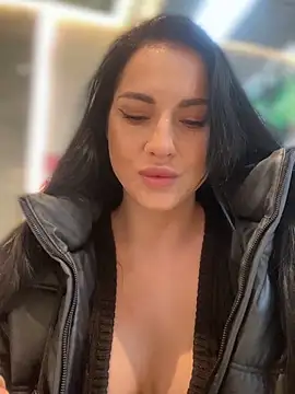 Snapshot of Roxana-Sexy chatting on February 28, 2026, 5:18 am Roxana-Sexy online show from February 28, 2026, 5:18 am