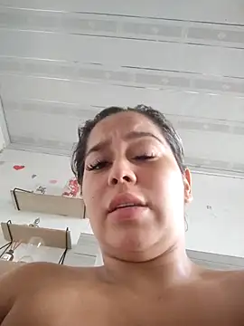 LaurenWelly  online show from February 12, 2026, 8:52 pm