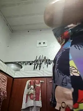 LaurenWelly  online show from April 10, 2026, 11:06 am