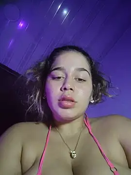 LaurenWelly  online show from May 16, 2026, 10:36 am