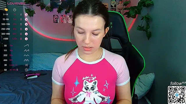 Snapshot of Cutie_Vicky chatting on December 21, 2024, 4:30 am Cutie Vicky online show from December 21, 2024, 4:30 am