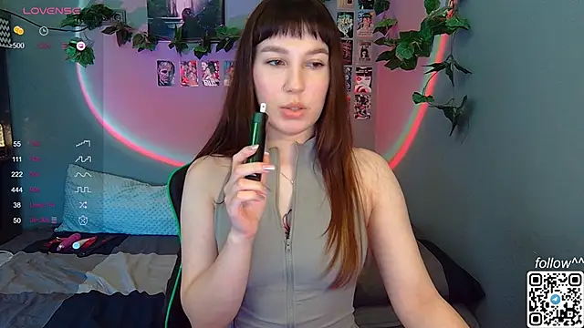 Snapshot of Cutie_Vicky chatting on January 10, 2025, 4:22 am Cutie Vicky online show from January 10, 2025, 4:22 am