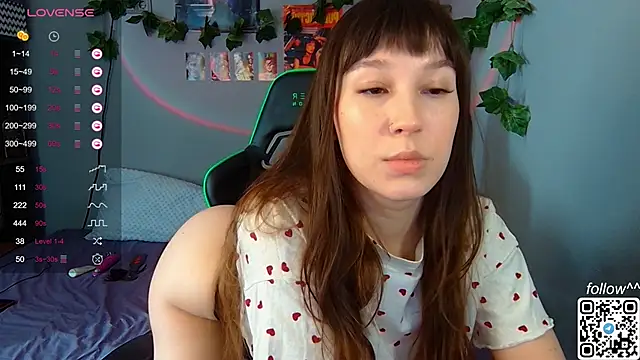 Snapshot of Cutie_Vicky chatting on January 24, 2025, 5:31 am Cutie Vicky online show from January 24, 2025, 5:31 am