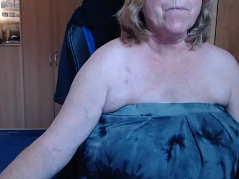 Snapshot of _sunshine__ chatting on June 2, 2026, 6:41 pm sunshine online show from June 2, 2026, 6:41 pm