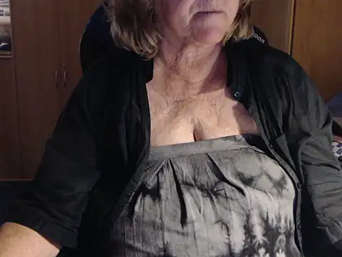 Snapshot of _sunshine__ chatting on May 7, 2026, 7:39 pm sunshine online show from May 7, 2026, 7:39 pm