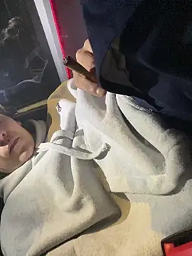 Snapshot of oscaar_mb22 chatting on January 9, 2025, 6:04 pm oscaar mb22 online show from January 9, 2025, 6:04 pm