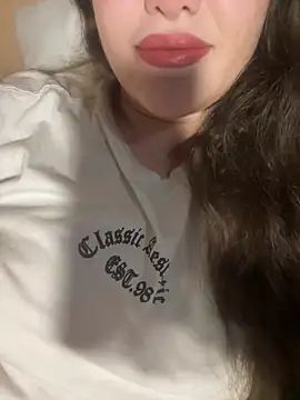 Snapshot of Elinatiranda chatting on March 12, 2026, 12:27 am Elinatiranda online show from March 12, 2026, 12:27 am