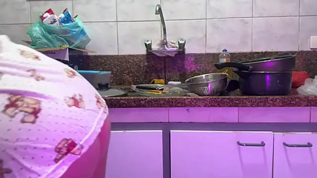 Snapshot of Elinatiranda chatting on April 14, 2026, 10:04 pm Elinatiranda online show from April 14, 2026, 10:04 pm