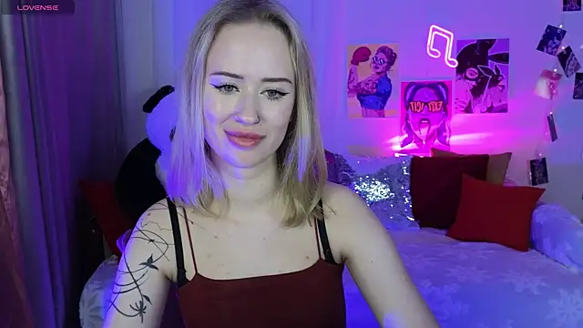 SashaBrooks online show from November 21, 2025, 2:16 pm