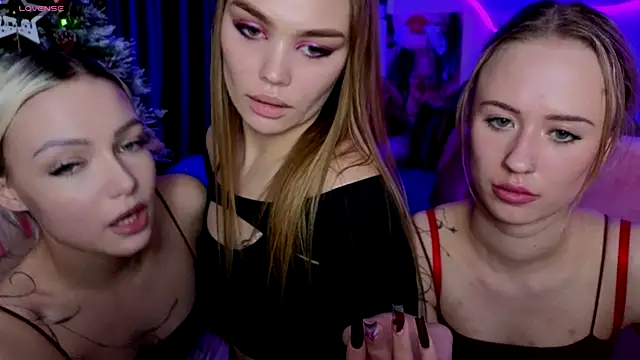 SashaBrooks online show from December 13, 2025, 8:04 pm