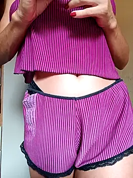 Oliviaconstantino online show from March 28, 2026, 4:19 pm