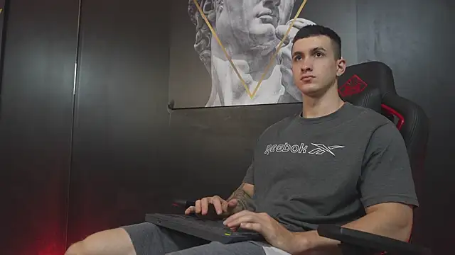 JacksonOlsenn online show from November 27, 2025, 8:31 pm