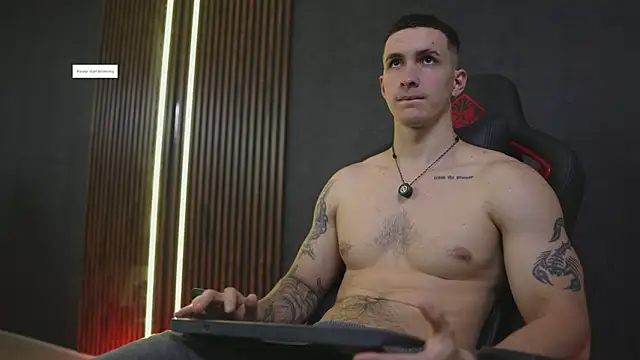 Snapshot of JacksonOlsenn chatting on February 5, 2026, 8:37 pm JacksonOlsenn online show from February 5, 2026, 8:37 pm