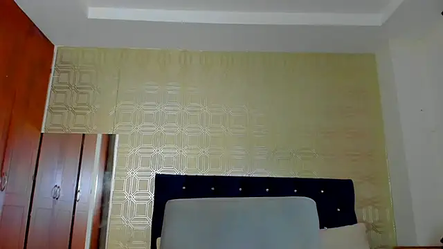 Snapshot of evelyn_wine chatting on March 7, 2025, 1:07 pm evelyn wine online show from March 7, 2025, 1:07 pm