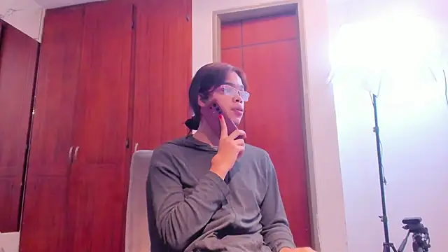 Snapshot of evelyn_wine chatting on September 20, 2025, 7:08 pm evelyn wine online show from September 20, 2025, 7:08 pm