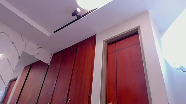 Snapshot of evelyn_wine chatting on October 17, 2025, 1:13 pm evelyn wine online show from October 17, 2025, 1:13 pm