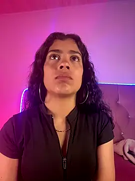 Snapshot of NINA_18_YEARS chatting on October 11, 2025, 9:27 pm NINA 18 YEARS online show from October 11, 2025, 9:27 pm