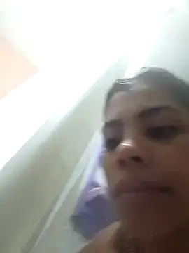 Snapshot of NINA_18_YEARS chatting on October 12, 2025, 7:59 pm NINA 18 YEARS online show from October 12, 2025, 7:59 pm