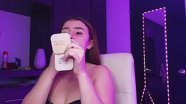 Snapshot of TinaJonnes_ chatting on April 14, 2026, 6:40 am TinaJonnes online show from April 14, 2026, 6:40 am