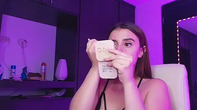 Snapshot of TinaJonnes_ chatting on April 3, 2026, 4:08 am TinaJonnes online show from April 3, 2026, 4:08 am