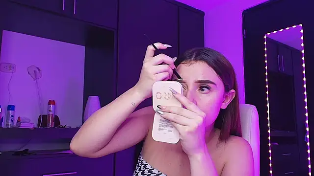 Snapshot of TinaJonnes_ chatting on March 17, 2026, 4:48 am TinaJonnes online show from March 17, 2026, 4:48 am