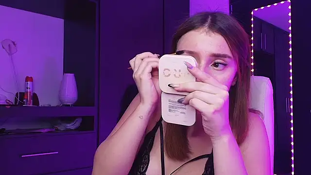 Snapshot of TinaJonnes_ chatting on March 18, 2026, 4:15 am TinaJonnes online show from March 18, 2026, 4:15 am