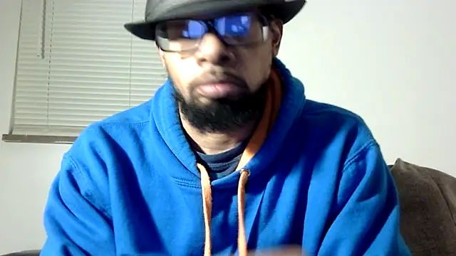 Snapshot of WhiskeyWood_DuhGOD chatting on December 1, 2025, 2:01 am WhiskeyWood DuhGOD online show from December 1, 2025, 2:01 am