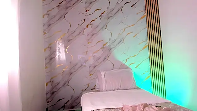 coralcarter1 online show from November 13, 2025, 2:54 pm