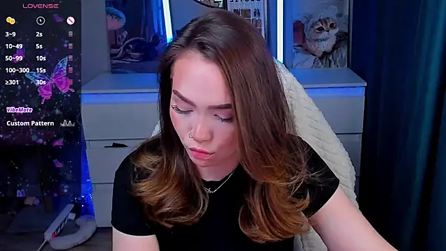 Evia r0se online show from April 22, 2026, 5:14 am