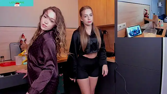 Evia r0se online show from December 19, 2025, 5:48 pm