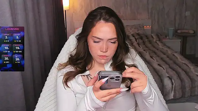 Snapshot of Evia_r0se chatting on June 25, 2026, 6:29 am Evia r0se online show from June 25, 2026, 6:29 am