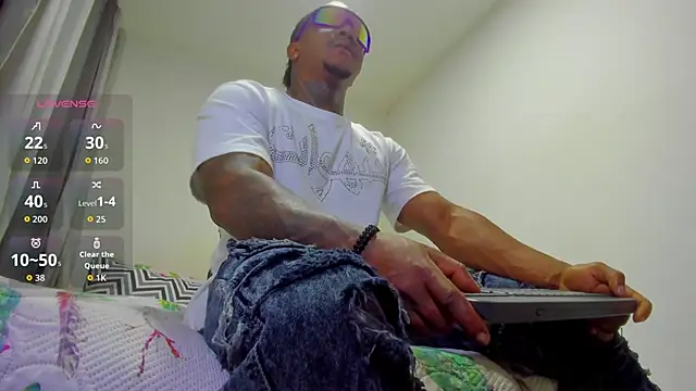 Snapshot of ronnie_7777 chatting on January 19, 2026, 5:22 am ronnie 7777 online show from January 19, 2026, 5:22 am