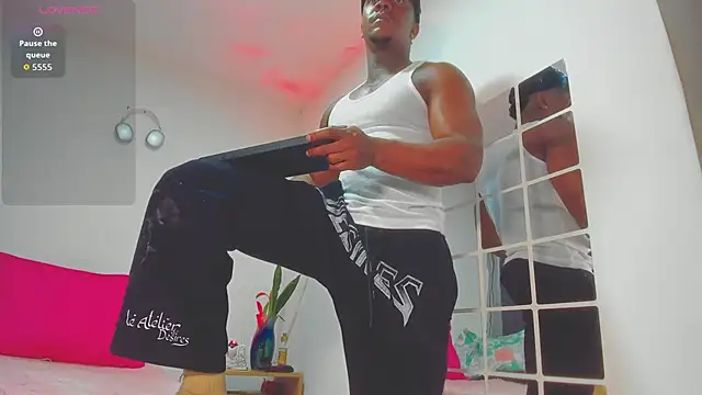 Snapshot of ronnie_7777 chatting on February 27, 2026, 10:09 pm ronnie 7777 online show from February 27, 2026, 10:09 pm