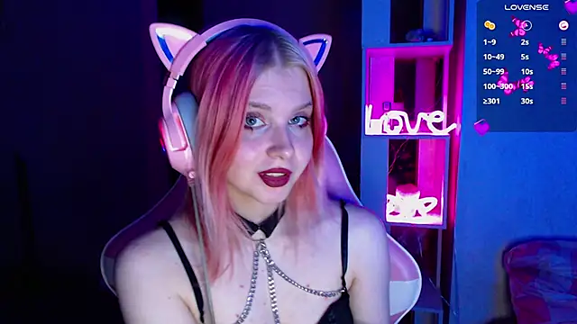 Snapshot of KittyAme chatting on December 4, 2024, 7:28 pm KittyAme online show from December 4, 2024, 7:28 pm