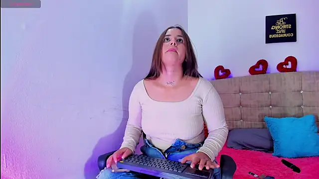 Catherine summer1 online show from November 16, 2025, 4:17 am