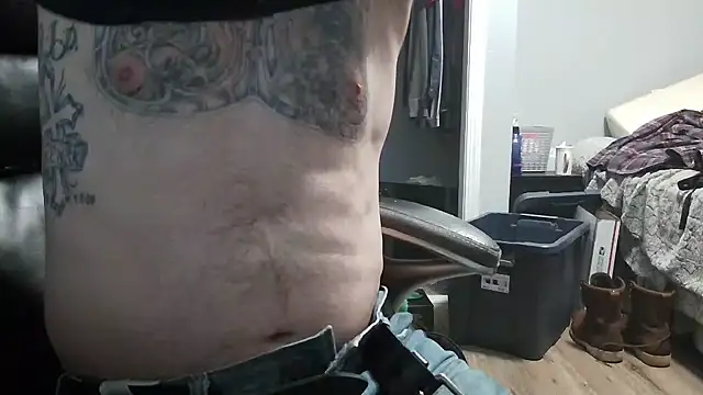 overaveragefreak4you online show from February 14, 2025, 8:21 am