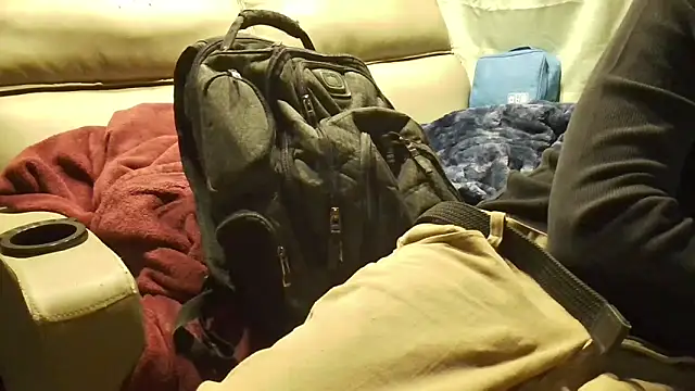 Snapshot of overaveragefreak4you chatting on March 17, 2026, 12:52 pm overaveragefreak4you online show from March 17, 2026, 12:52 pm