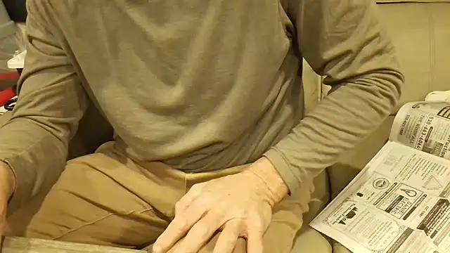 Snapshot of overaveragefreak4you chatting on March 10, 2026, 8:29 am overaveragefreak4you online show from March 10, 2026, 8:29 am