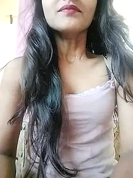 MISSQUEEN48 online show from March 22, 2026, 7:43 am